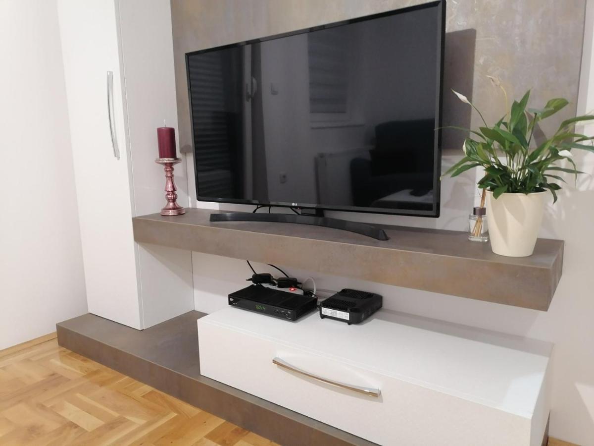 Carmen Deluxe Apartamento Novi Sad Exterior foto